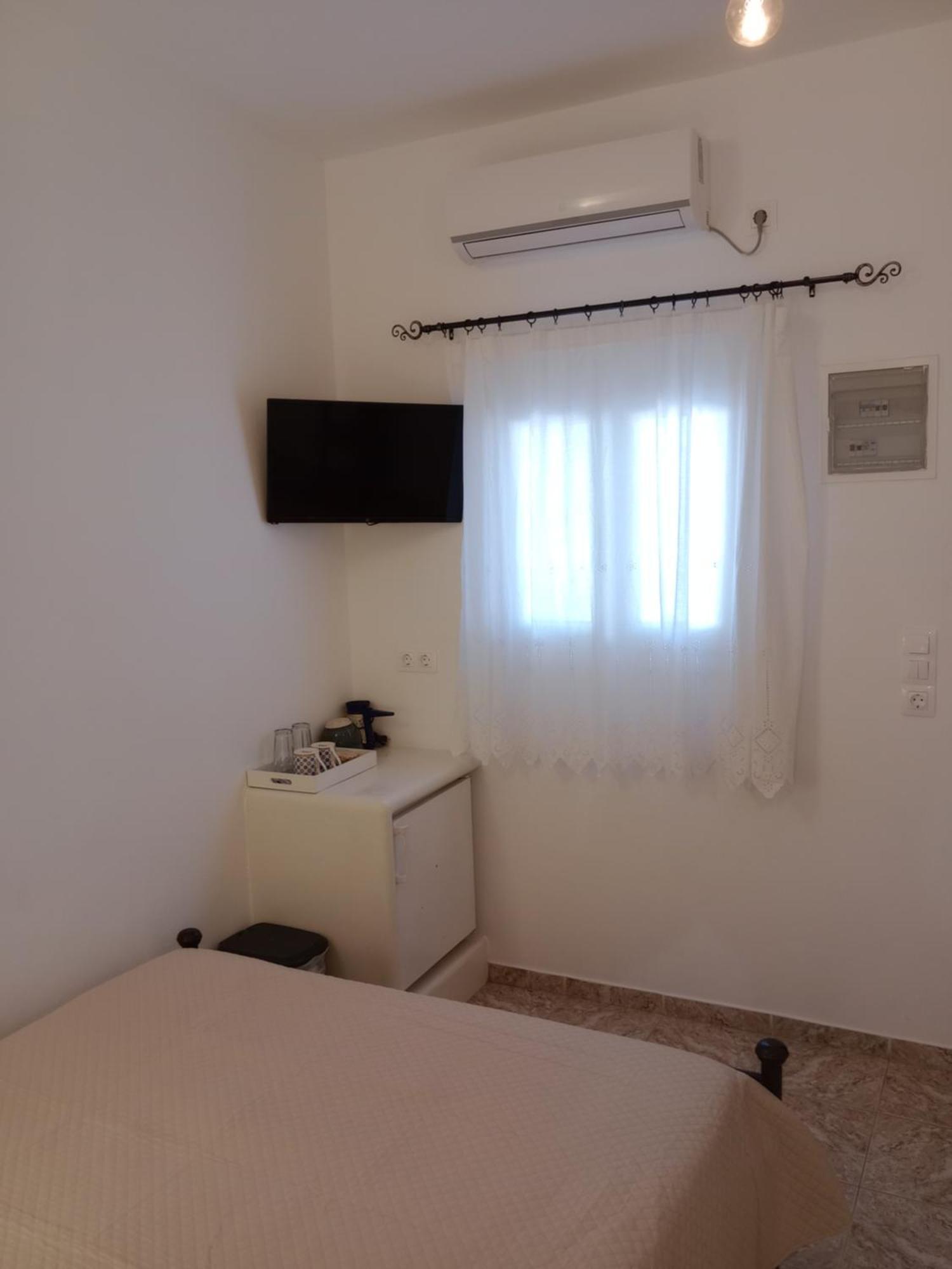 Meltemi Rooms And Studios Đảo Đảo Anafi Ngoại thất bức ảnh