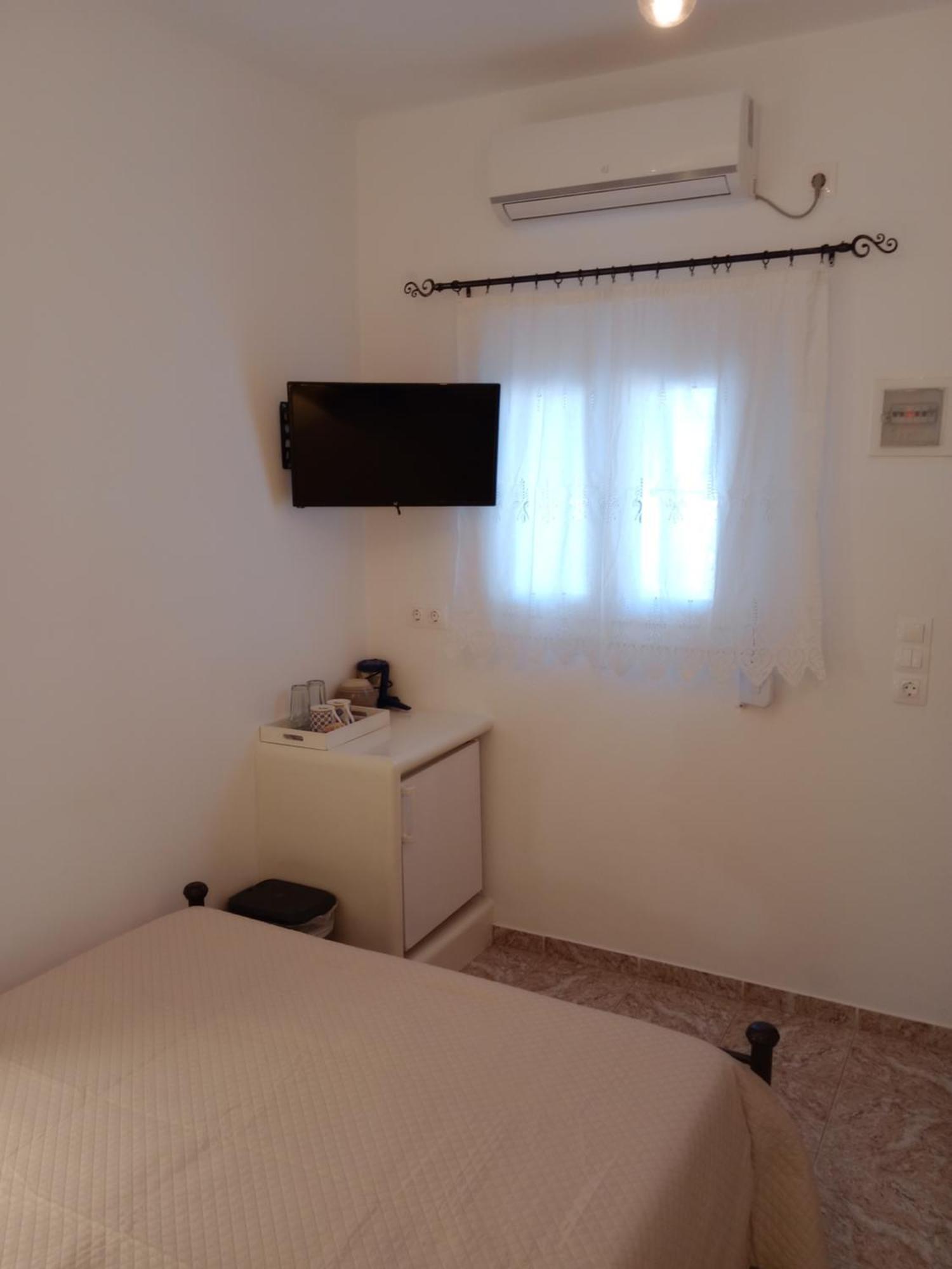 Meltemi Rooms And Studios Đảo Đảo Anafi Ngoại thất bức ảnh