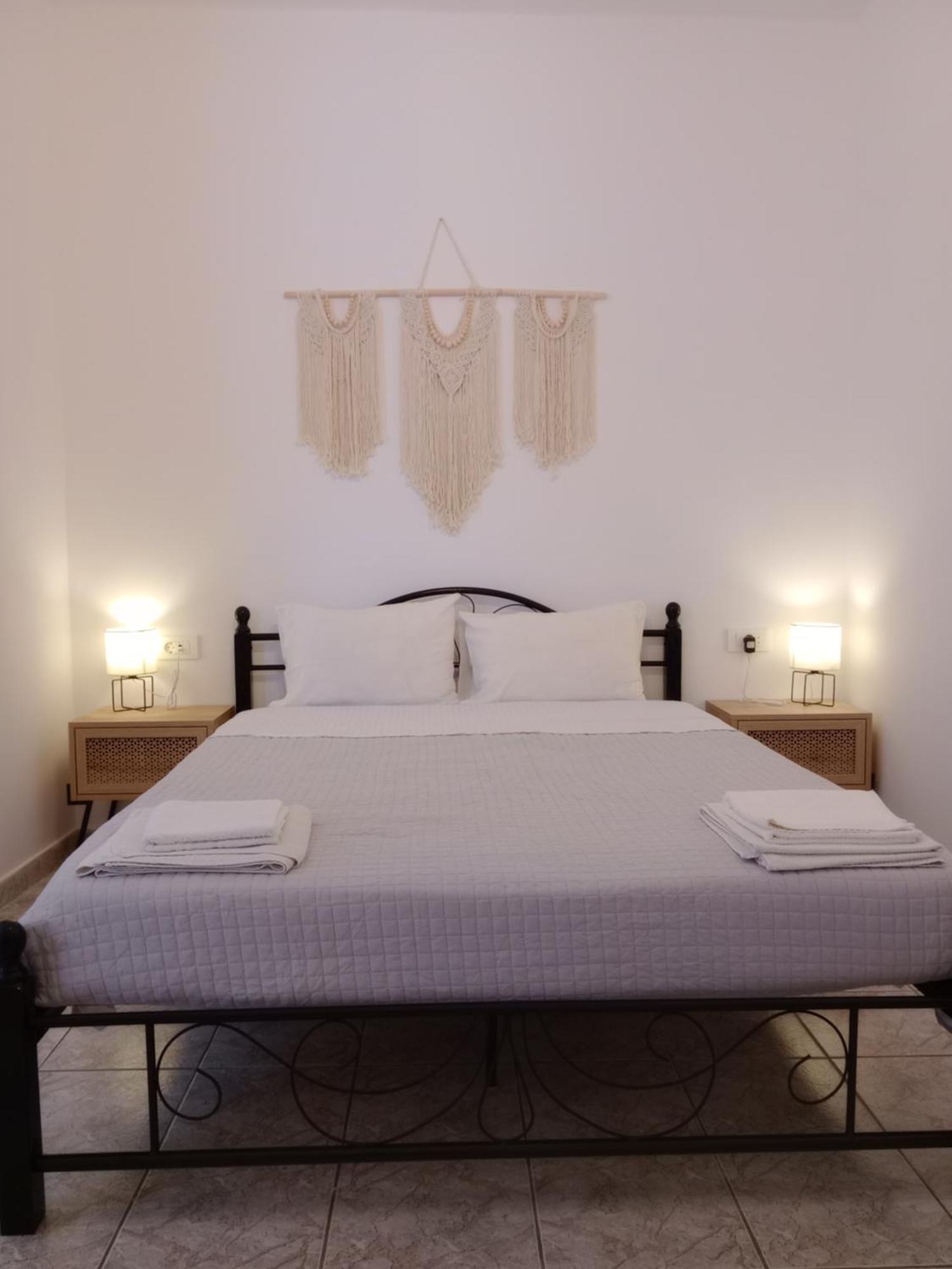 Meltemi Rooms And Studios Đảo Đảo Anafi Ngoại thất bức ảnh