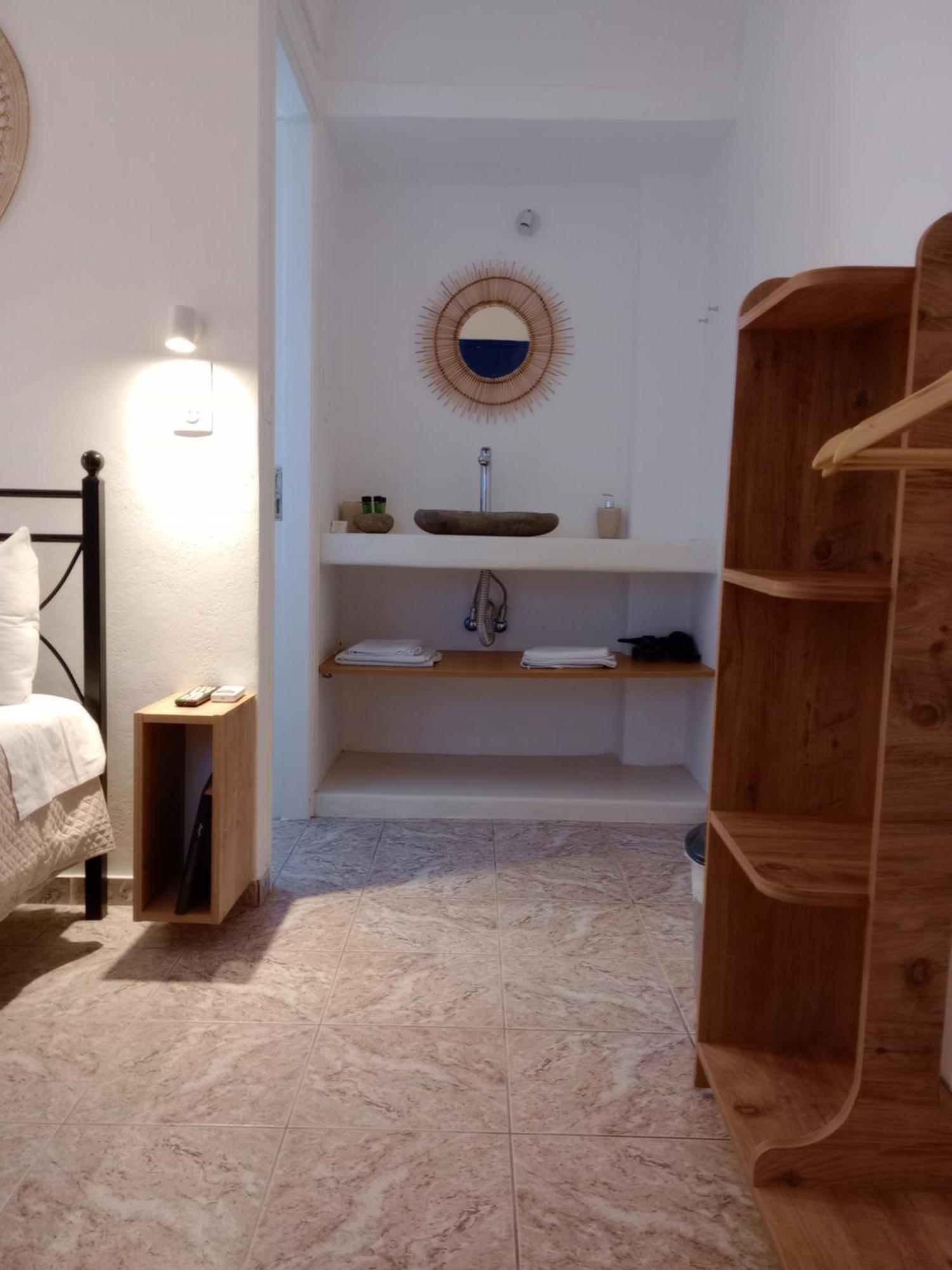 Meltemi Rooms And Studios Đảo Đảo Anafi Ngoại thất bức ảnh